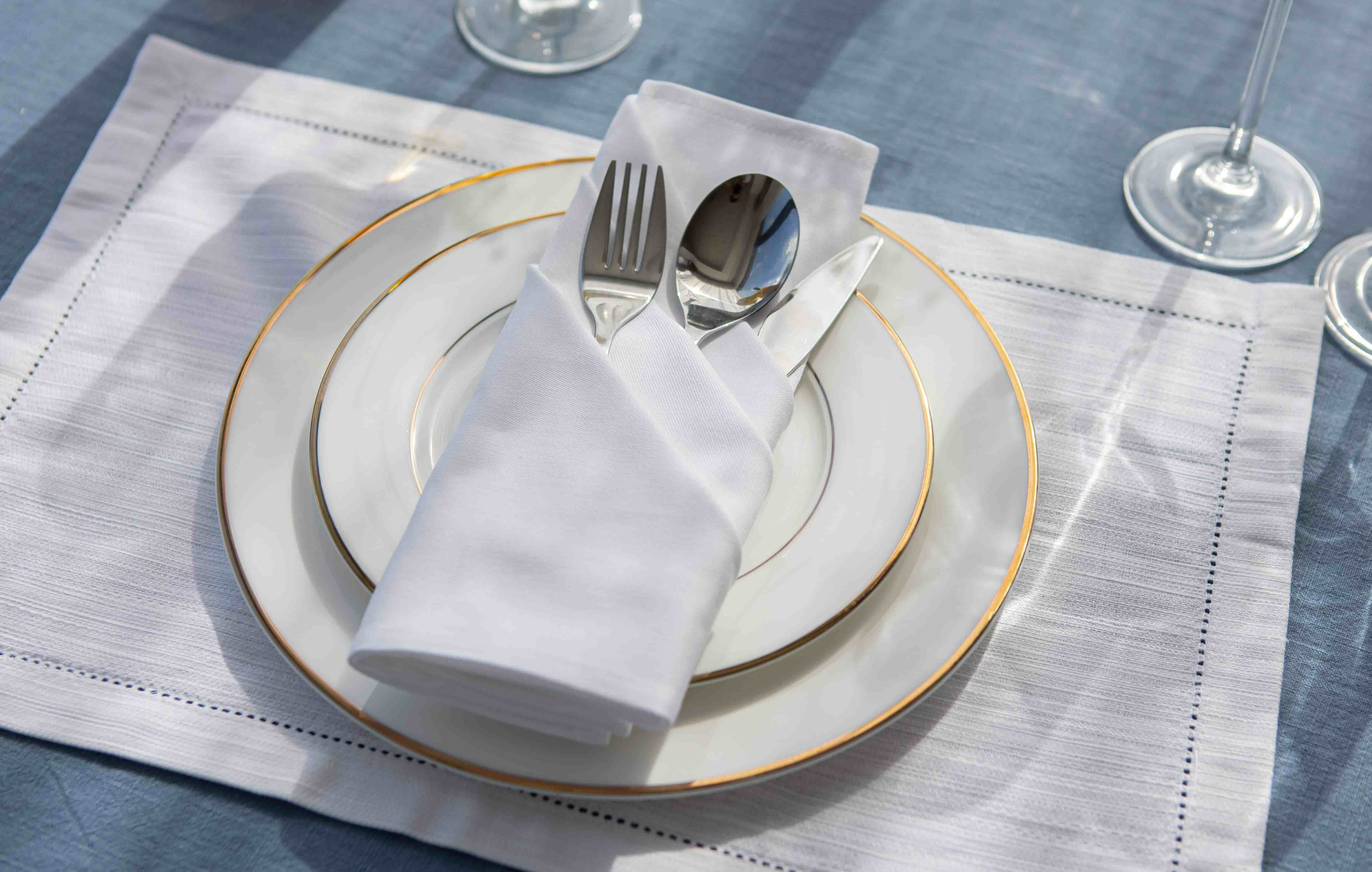 Luxury Restaurant Linen Artisans - Expert Fine Dining Textile Manufacturing